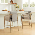 Tabouret de bar Lynn hauteur comptoir avec accoudoirs tressés en bois - Lot de 2