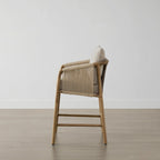 Tabouret de bar Lynn hauteur comptoir avec accoudoirs tressés en bois - Lot de 2