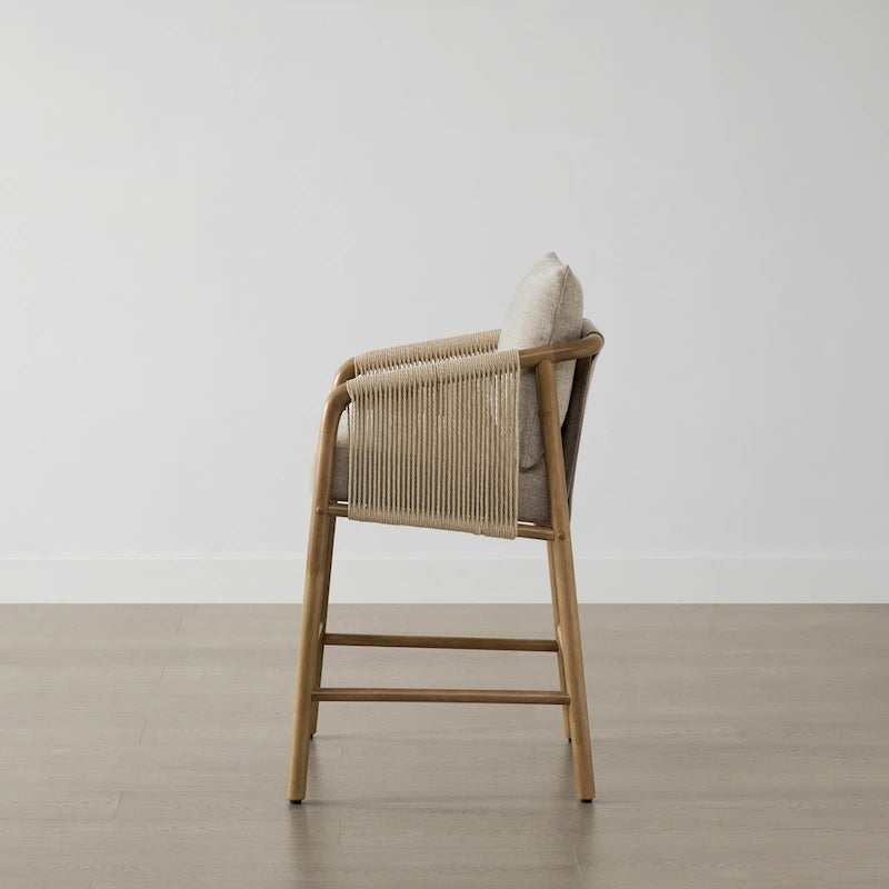 Tabouret de bar Lynn hauteur comptoir avec accoudoirs tressés en bois - Lot de 2