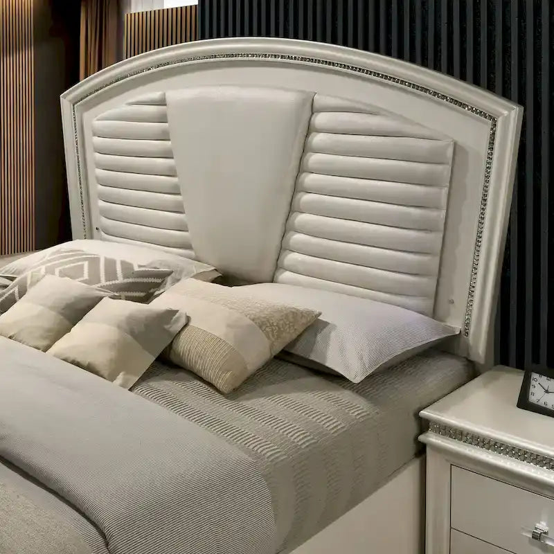Ensemble de chambre à coucher Xian Glam White 2 pièces en bois massif avec plateforme et éclairage LED