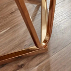 Table d'appoint ronde moderne Henderson en faux marbre avec piètement géométrique doré